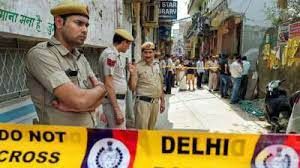 एक ही परिवार के चार सदस्य मृत मिले, पुलिस को आत्महत्या का संदेह एक ही परिवार के चार सदस्य मृत मिले, पुलिस को आत्महत्या का संदेह