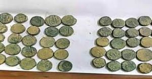 पत्थर की खदान में खुदाई के दौरान मिले 164 प्राचीन दुर्लभ सिक्के पत्थर की खदान में खुदाई के दौरान मिले 164 प्राचीन दुर्लभ सिक्के