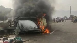 आंध्रप्रदेश ऐसे आई 'मौत', तेज रफ्तार कार में लगी आग, पांच जिंदा जले