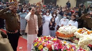 हेलीकॉप्टर हादसा:ग्रुप कैप्टन वरुण सिंह का सैन्य सम्मान के साथ अंतिम संस्कार