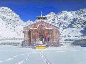  केदारनाथ एवं बदरीनाथ में हिमपात, मैदानी क्षेत्रों में आसमान में बादल छाये रहे