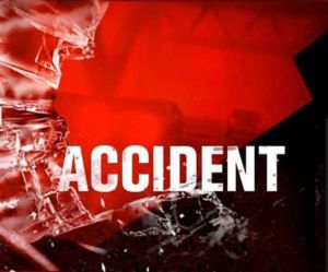 बस और ट्रक में भिड़ंत, चार की मौत 14 घायल