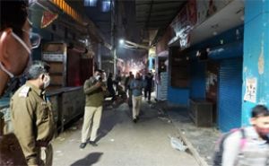 कोविड मानदंडों के उल्लंघन के चलते दिल्ली में बाजार बंद