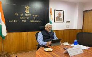 केंद्र ने बढ़ते कोविड संक्रमण के कारण प्रवासी श्रमिकों के संबंध में तैयारियों की समीक्षा के लिए  प्रदेशों के साथ बैठक की