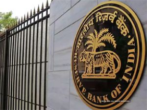 रिजर्व बैंकने आठ सहकारी बैंकों पर जुर्माना लगाया