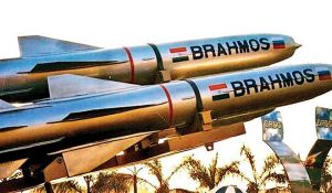  भारत ने फिलीपिन्‍स को ब्रहमोस सुपरसोनिक क्रूज मिसाइल देने के लिए उसके साथ 37.5 करोड़ डॉलर का समझौता किया