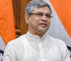 रेलवे की भूमि से विस्थापन का विषय बहुत जटिल है, नीति बनाने पर विचार किया जाएगा: रेल मंत्री