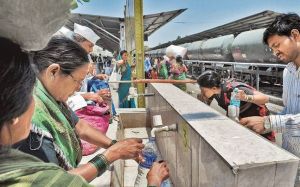  ट्रेनों में पेयजल की पर्याप्त आपूर्ति के लिये उपयुक्त योजना बनाए सरकार : संसदीय समिति