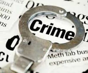  अवैध संबंध के शक में महिला ने ईंट और पत्थरों से पति की हत्या की!