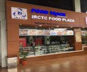 आईआरसीटीसी से अलग रेलवे 100 से अधिक फूड प्लाजा खोलेगा