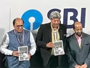 विश्वनाथ की आत्मकथा &lsquo;रिस्ट एश्योर्ड' का विमोचन