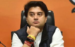 देश से सभी नियमित अंतरराष्ट्रीय हवाई सेवाएं फिर से शुरू : सिंधिया