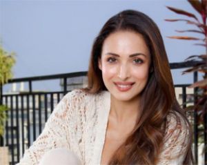 मलाइका अरोड़ा सड़क दुर्घटना में घायल मलाइका अरोड़ा सड़क दुर्घटना में घायल