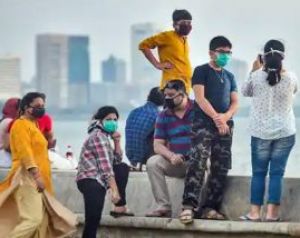 सार्वजनिक स्थानों पर मास्क पहनना अब अनिवार्य नहीं सार्वजनिक स्थानों पर मास्क पहनना अब अनिवार्य नहीं