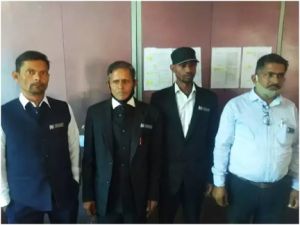 परीक्षा केंद्र में फर्जी अधिकारी बनकर पहुंचे चार लोग परीक्षा केंद्र में फर्जी अधिकारी बनकर पहुंचे चार लोग