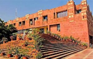 छात्रों के दो गुटों में झड़प, छह घायल