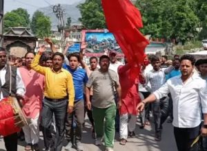 रुद्रनाथ मंदिर में तोड़-फोड़ के विरोध में लोगों ने प्रदर्शन किया