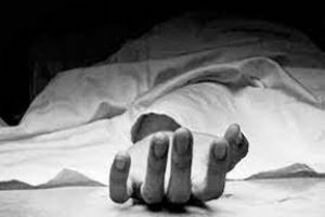 युवक की सरेबाजार चाकू से प्रहार कर हत्या युवक की सरेबाजार चाकू से प्रहार कर हत्या