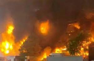 पवने एमआईडीसी में लगी आग में रबर फैक्टरी के प्रबंधक और अभियंता की मौत पवने एमआईडीसी में लगी आग में रबर फैक्टरी के प्रबंधक और अभियंता की मौत