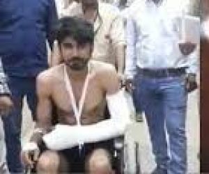 इंदौर अग्निकांड : सात लोगों की हत्या का आरोपी ‘सिरफिरा आशिक' गिरफ्तार इंदौर अग्निकांड : सात लोगों की हत्या का आरोपी ‘सिरफिरा आशिक' गिरफ्तार