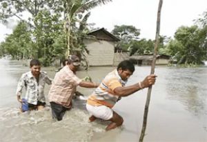 असम में बाढ़ से मरने वालों की संख्या 25 हुई, साढ़े छह लाख लोग प्रभावित असम में बाढ़ से मरने वालों की संख्या 25 हुई, साढ़े छह लाख लोग प्रभावित