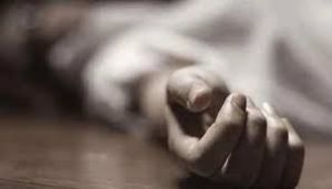 घरेलू विवाद के बाद महिला ने नौ महीने की बेटी की हत्या करने के बाद आत्महत्या की घरेलू विवाद के बाद महिला ने नौ महीने की बेटी की हत्या करने के बाद आत्महत्या की