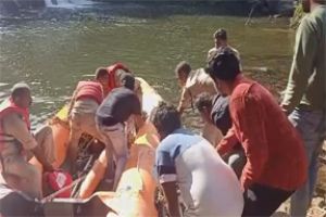 तीन पर्यटक अब्बे फॉल्स में डूबे