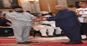  राष्ट्रपति राम नाथ कोविंद ने रक्षा अलंकरण समारोह के दूसरे चरण में एक कीर्ति चक्र और 14 शौर्य चक्र प्रदान किए