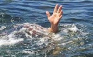 चार बच्चों सहित सात लोग नदी में डूबे