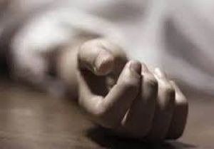 मां को जन्मदिन की बधाई देने से रोके जाने से आहत किशोर ने आत्महत्या की....! मां को जन्मदिन की बधाई देने से रोके जाने से आहत किशोर ने आत्महत्या की....!