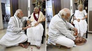 मां ने मुझे गरीब कल्याण पर ध्यान केंद्रित करने के लिए प्रेरित किया, कभी रिश्वत न लेने को कहा: मोदी