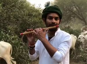 पिता की तबीयत सुधारने लालू के बेटे भगवान श्रीकृष्ण की शरण में पहुंचे पिता की तबीयत सुधारने लालू के बेटे भगवान श्रीकृष्ण की शरण में पहुंचे