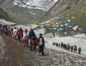 जम्मू से 7,053 तीर्थयात्रियों का जत्था अमरनाथ गुफा के लिए रवाना