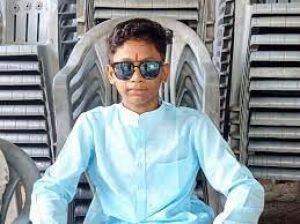 एक दोस्त को डूबता देख दूसरा भी बचाने कूदा, 20 फीट नीचे मिट्टी में धंसे मिले दोनों शव...!