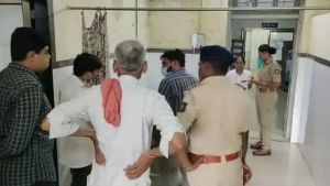 जहरीली शराब पीने से सात लोगों की मौत...!, 10 अस्पताल में भर्ती