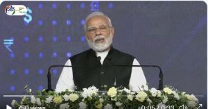  प्रधानमंत्री नरेंद्र मोदी ने गांधीनगर में भारत के पहले अंतरराष्‍ट्रीय सर्राफा बाजार का उदघाटन किया