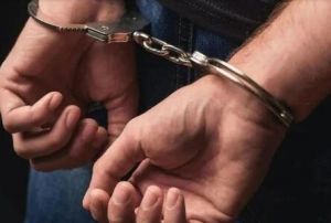 रेलवे में नौकरी पाने के लिए व्यक्ति ने अपने अंगूठे की खाल दोस्त के अंगूठे पर लगाई, दोनों गिरफ्तार रेलवे में नौकरी पाने के लिए व्यक्ति ने अपने अंगूठे की खाल दोस्त के अंगूठे पर लगाई, दोनों गिरफ्तार