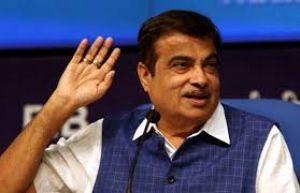 त्रुटिपूर्ण परियोजना रिपोर्ट सड़क हादसों के लिए जिम्मेदार : गडकरी