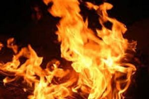 प्रेमिका से हुआ झगड़ा ! वीडियो कॉल के दौरान युवक ने खुद को लगाई आग प्रेमिका से हुआ झगड़ा ! वीडियो कॉल के दौरान युवक ने खुद को लगाई आग