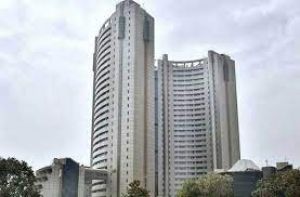 एक व्यक्ति ने सिविक सेंटर परिसर की इमारत से कूदकर जान दी एक व्यक्ति ने सिविक सेंटर परिसर की इमारत से कूदकर जान दी