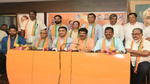 गोवा में कांग्रेस के आठ विधायक भाजपा में शामिल, मुख्यमंत्री ने ली चुटकी गोवा में कांग्रेस के आठ विधायक भाजपा में शामिल, मुख्यमंत्री ने ली चुटकी