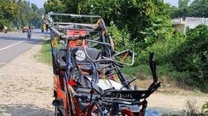 ट्रक की चपेट में आने से ई-रिक्शा सवार तीन लोगों की मौत, सात घायल