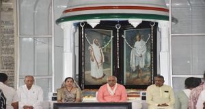 गांधी जयंती पर खादी और हथकरघा उत्पादन पर 30 प्रतिशत की छूट की घोषणा गांधी जयंती पर खादी और हथकरघा उत्पादन पर 30 प्रतिशत की छूट की घोषणा