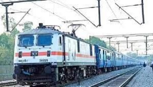 रेलवे ने त्‍योहारी सीजन को देखते हुए छह जोड़ी रेल सेवाओं में डिब्बे बढ़ाए