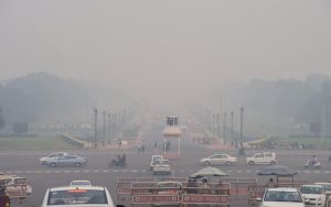 वायु गुणवत्ता प्रबंधन आयोग ने राष्ट्रीय राजधानी क्षेत्र में  ट्रकों के प्रवेश और निर्माण कार्यों पर रोक लगाई