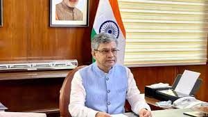 अगले साल से वंदे भारत ट्रेन का निर्माण शुरू हो जाएगा :रेल मंत्री अगले साल से वंदे भारत ट्रेन का निर्माण शुरू हो जाएगा :रेल मंत्री