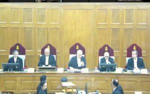 उच्चतम न्यायालय ने शैक्षणिक संस्थाओं में प्रवेश और सरकारी नौकरियों में आर्थिक रूप से कमजोर वर्गों के लिए दस प्रतिशत आरक्षण बरकरार रखा उच्चतम न्यायालय ने शैक्षणिक संस्थाओं में प्रवेश और सरकारी नौकरियों में आर्थिक रूप से कमजोर वर्गों के लिए दस प्रतिशत आरक्षण बरकरार रखा