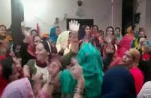 सुक्खू के मुख्यमंत्री बनने पर हमीरपुर स्थित उनके गांव में जश्न