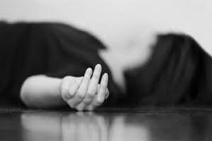 पिता, उसके नाबालिग बेटे-बेटी मृत मिले