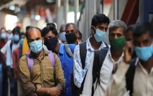 केरल सरकार ने कोविड की रोक के लिए सार्वजनिक स्थानों पर मास्क पहनना अनिवार्य किया